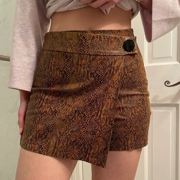 Zara Snakeskin Envelope Skort - Picture 3 of 10